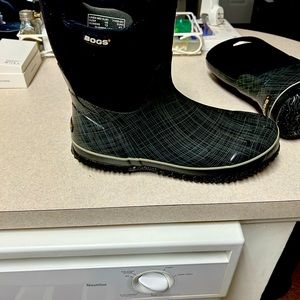 Bogs ladies, size 12 winter boots